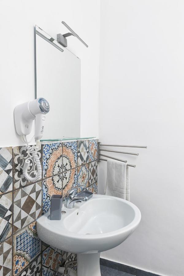 B&B Vicolo Garibaldi Valguarnera Caropepe Buitenkant foto